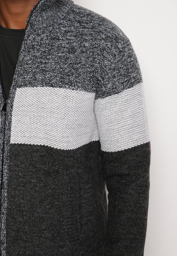 Born2be - Czarny Rozpinany Kardigan z Wełną Ozdobiony Paskami z Wsuwanymi Kieszeniami Tinavella. Okazja: na co dzień. Kolor: czarny. Materiał: wełna. Wzór: aplikacja. Styl: elegancki, casual, klasyczny