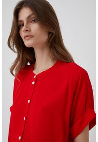 TOMMY HILFIGER - Tommy Hilfiger koszula damska kolor czerwony relaxed. Kolor: czerwony. Materiał: tkanina. Długość rękawa: krótki rękaw. Długość: krótkie. Wzór: gładki