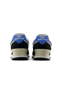 New Balance U574QRB Sneakersy męskie. Okazja: na co dzień. Kolor: czarny. Materiał: materiał, syntetyk, guma, zamsz. Szerokość cholewki: normalna. Model: New Balance 574 #8