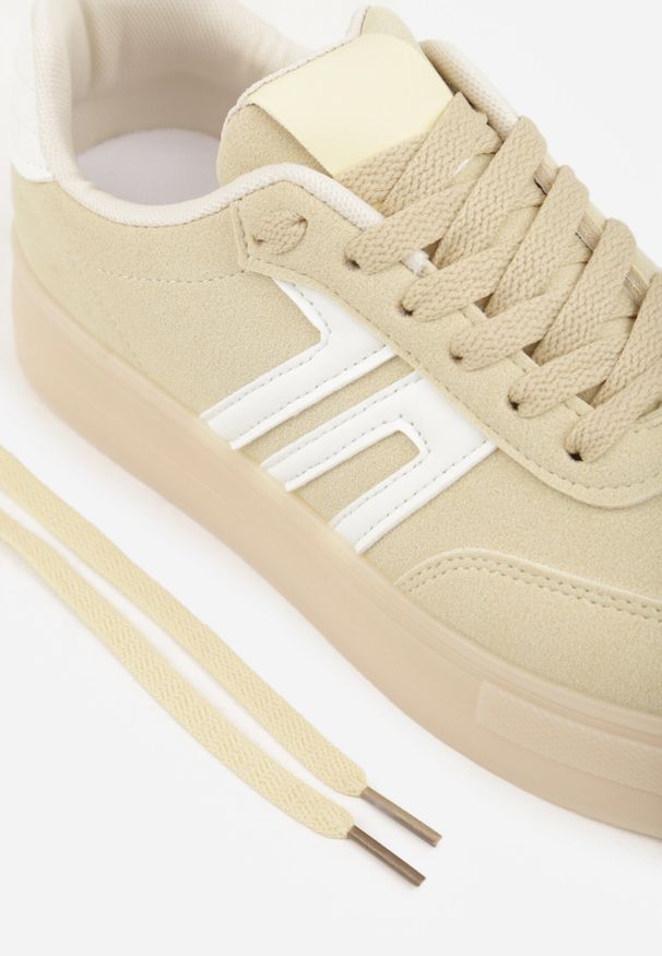 Born2be - Żółte Sneakersy Kultowe Tenisówki na Platformie Hlalna. Kolor: żółty. Materiał: jeans. Szerokość cholewki: normalna. Sezon: wiosna. Obcas: na platformie