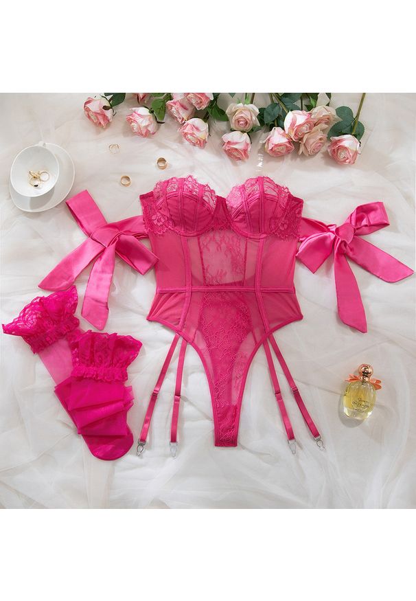 Intica - Body koronkowe z kokardkami na specjalne okazje Viktoriya. Kolor: różowy. Materiał: koronka. Długość: długie. Wzór: paski, koronka