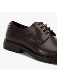 Wittchen - Męskie buty derby skórzane na grubej podeszwie brązowe. Okazja: do pracy. Zapięcie: sznurówki. Kolor: brązowy. Materiał: skóra. Styl: klasyczny, elegancki #3