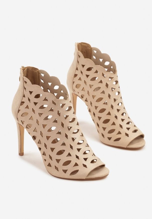 Renee - Beżowe Ażurowe Sandały Botki Vices na Szpilce Natessae. Okazja: na co dzień. Kolor: beżowy. Wzór: ażurowy. Obcas: na szpilce. Styl: casual, elegancki
