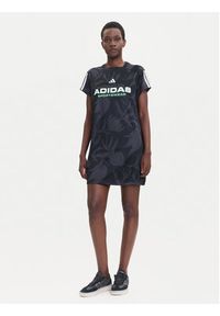 Adidas - adidas Sukienka codzienna Tiro x Common Goal Graphic JL7638 Czarny Loose Fit. Okazja: na co dzień. Kolor: czarny. Materiał: syntetyk. Typ sukienki: proste. Styl: casual