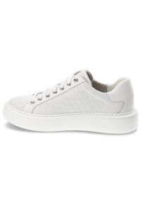 Białe Sneakersy Nessi Modne Półbuty Damskie. Kolor: biały. Materiał: materiał, skóra