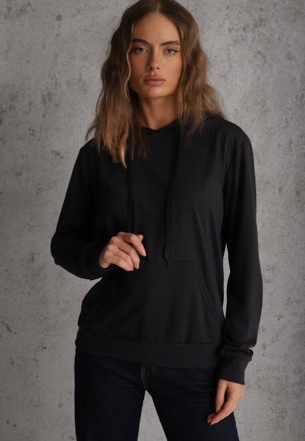 Renee - Granatowa Kangurka Bluza z Kapturem i Ściągaczem Saveria. Typ kołnierza: kaptur. Kolor: niebieski. Materiał: jeans. Styl: sportowy