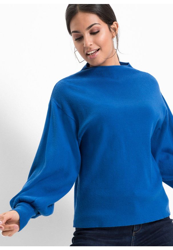 bonprix - Sweter oversize z mieszanki wiskozy. Typ kołnierza: kołnierzyk stójkowy. Kolor: niebieski. Materiał: dzianina, wiskoza. Styl: elegancki