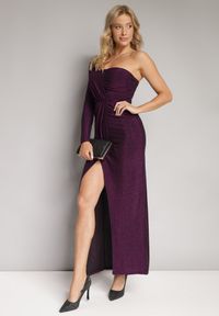 Born2be - Fioletowa Metaliczna Sukienka Maxi o Asymetrycznym Fasonie z Kopertowym Dekoltem Ozelbia. Kolor: fioletowy. Materiał: materiał. Długość rękawa: długi rękaw. Typ sukienki: asymetryczne, kopertowe. Długość: maxi #2