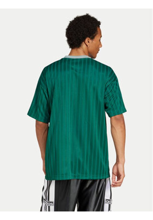 Adidas - adidas T-Shirt adicolor JP1028 Zielony Loose Fit. Kolor: zielony. Materiał: syntetyk