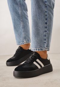 Born2be - Czarne Skórzane Sneakersy na Grubej Podeszwie Ozdobione Paskami i Perforacją Wiefia. Okazja: na co dzień. Zapięcie: pasek. Kolor: czarny. Materiał: skóra. Wzór: aplikacja #1