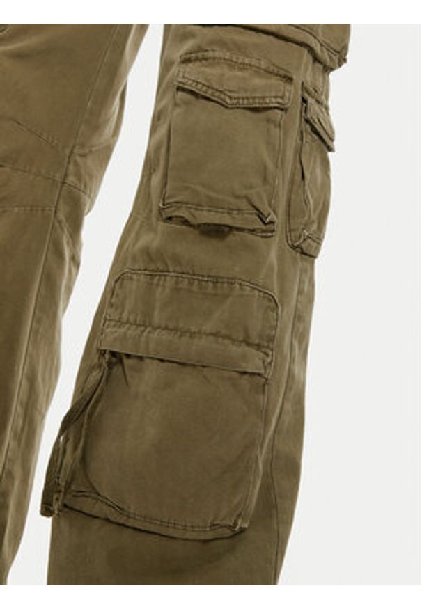 Alpha Industries Spodnie cargo 148022 Zielony Regular Fit. Kolor: zielony. Materiał: bawełna