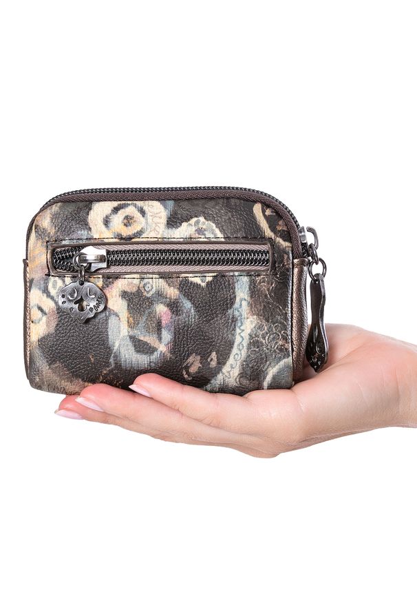 Brązowy Mały Portfel Damski Anekke Real. Kolor: brązowy. Wzór: aplikacja, motyw z bajki, haft