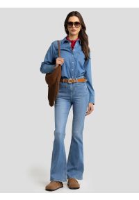 Big-Star - Koszula damska jeansowa niebieska Aranna 145. Typ kołnierza: kołnierzyk klasyczny. Kolor: niebieski. Materiał: jeans. Styl: vintage, klasyczny #3