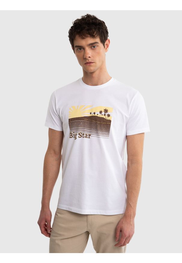Big-Star - Koszulka męska bawełniana z dużym nadrukiem biała Alexander 101. Okazja: na spacer, na plażę. Kolor: biały. Materiał: bawełna. Wzór: nadruk. Sezon: lato. Styl: retro, klasyczny, wakacyjny