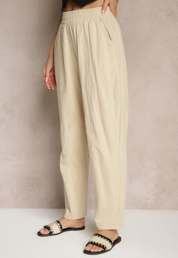 Renee - Beżowe Spodnie z Bawełny High Waist Sonirea. Okazja: na co dzień. Stan: podwyższony. Kolor: beżowy. Materiał: bawełna. Styl: casual