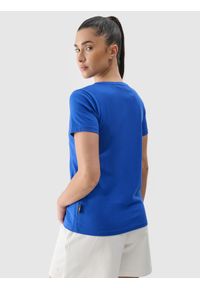 4f - T-shirt regular z nadrukiem damski - kobaltowy. Okazja: na co dzień. Kolor: niebieski. Materiał: jersey, bawełna, dzianina. Długość rękawa: krótki rękaw. Długość: krótkie. Wzór: nadruk. Styl: casual, sportowy, klasyczny