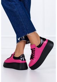 Casu - Fuksjowe sneakersy skórzane damskie creepersy sznurowane produkt polski casu 10150-z. Okazja: na co dzień. Kolor: różowy, wielokolorowy, czarny. Materiał: skóra. Obcas: na platformie. Styl: elegancki, rockowy, casual #2
