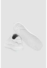 Karl Lagerfeld - KARL LAGERFELD Białe męskie sneakersy skórzane KAPRI Monogram Emboss, Rozmiar 46. Okazja: na co dzień. Kolor: biały. Materiał: skóra #3