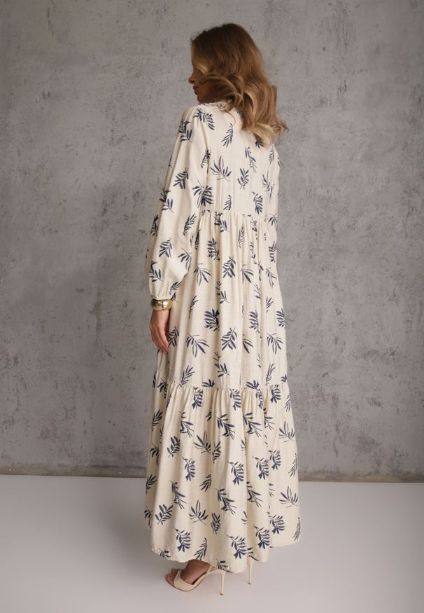 Renee - Jasnobeżowa Wiskozowa Sukienka o Rozkloszowanym Kroju z Guzikami przy Dekolcie Seave. Okazja: na co dzień. Kolor: beżowy. Materiał: wiskoza. Wzór: nadruk. Typ sukienki: rozkloszowane, oversize. Styl: boho, casual