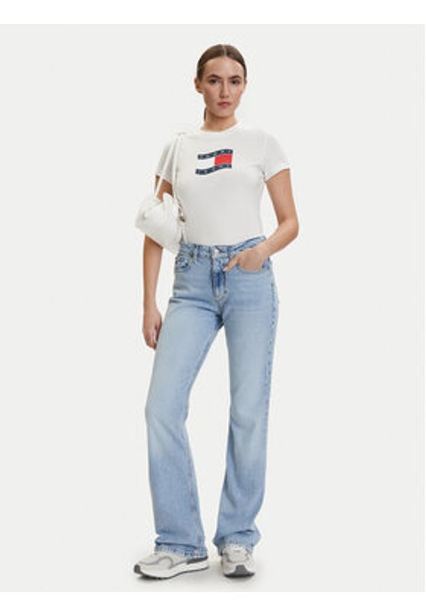 Tommy Jeans T-Shirt DW0DW22781 Écru Regular Fit. Kolor: kremowy. Materiał: bawełna