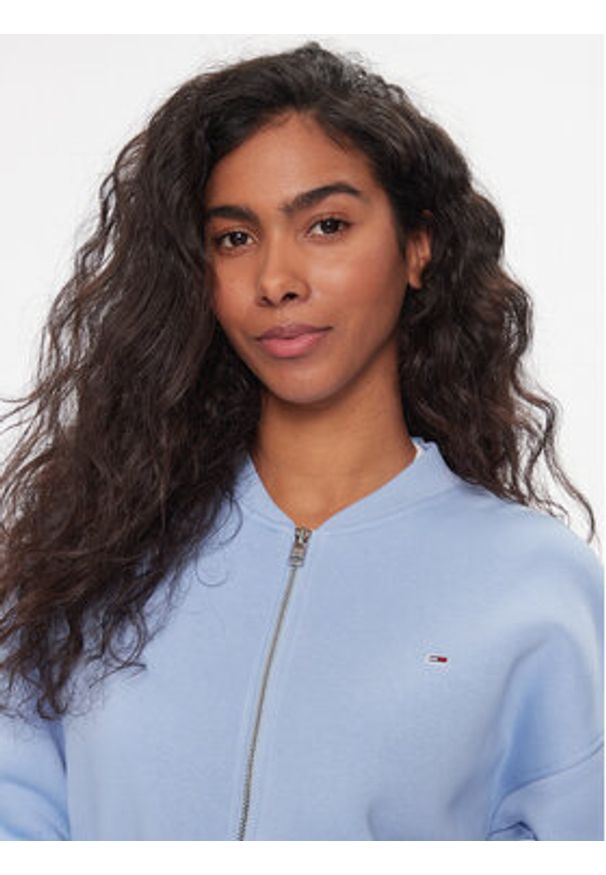 Tommy Jeans Bluza Tjw Zip Thru Bomber DW0DW17957 Błękitny Regular Fit. Kolor: niebieski. Materiał: bawełna, syntetyk