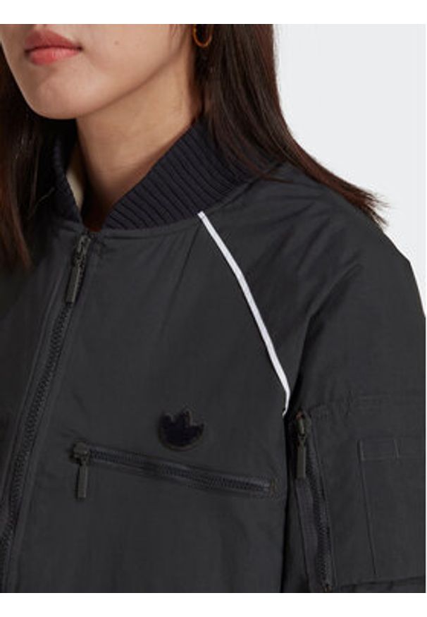 Adidas - adidas Kurtka bomber HK5233 Szary Oversize. Kolor: szary. Materiał: syntetyk