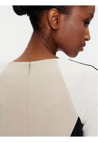 DKNY Sukienka codzienna DD4E1B89 Beżowy Regular Fit. Okazja: na co dzień. Kolor: beżowy. Materiał: syntetyk. Typ sukienki: proste. Styl: casual #3
