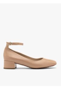 Ryłko - Beżowe czółenka z paskiem wokół kostki. Zapięcie: pasek. Kolor: beżowy. Materiał: skóra. Obcas: na obcasie. Styl: street. Wysokość obcasa: średni #1