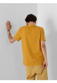 outhorn - T-shirt z nadrukiem męski - żółty. Okazja: na co dzień. Kolor: żółty. Materiał: dzianina, materiał, bawełna. Wzór: nadruk. Styl: casual #4