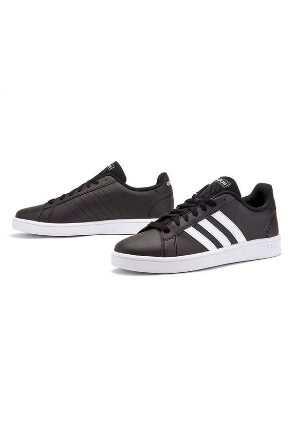 Adidas - ADIDAS GRAND COURT BASE > EE7900. Zapięcie: pasek. Materiał: guma, skóra, syntetyk. Szerokość cholewki: normalna. Wzór: aplikacja. Sezon: lato