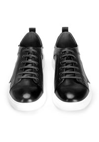 Wittchen - Męskie sneakersy skórzane na białej podeszwie czarne. Okazja: na co dzień. Kolor: czarny. Materiał: skóra. Wzór: gładki. Sport: kolarstwo #7