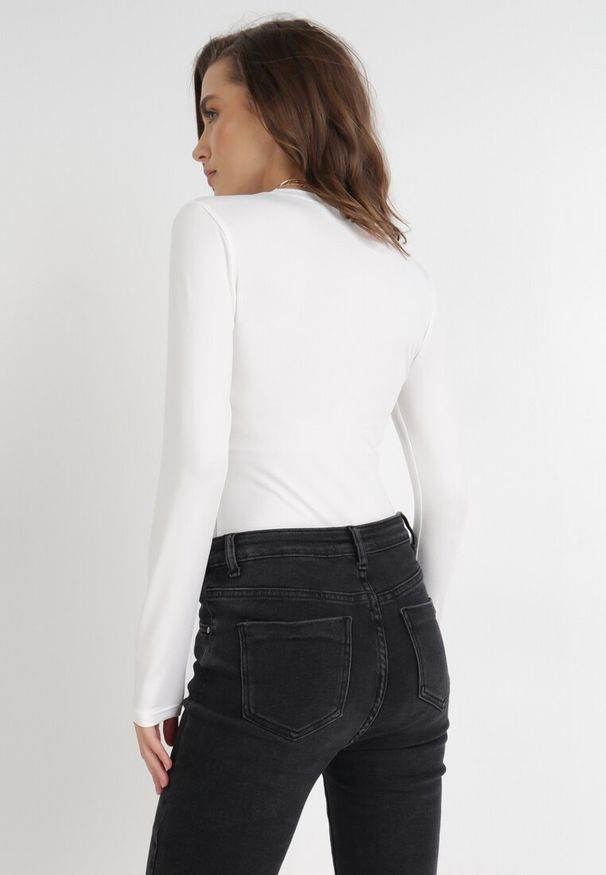 Born2be - Białe Body Maerane. Kolor: biały. Materiał: jeans. Długość rękawa: długi rękaw. Długość: długie. Styl: klasyczny