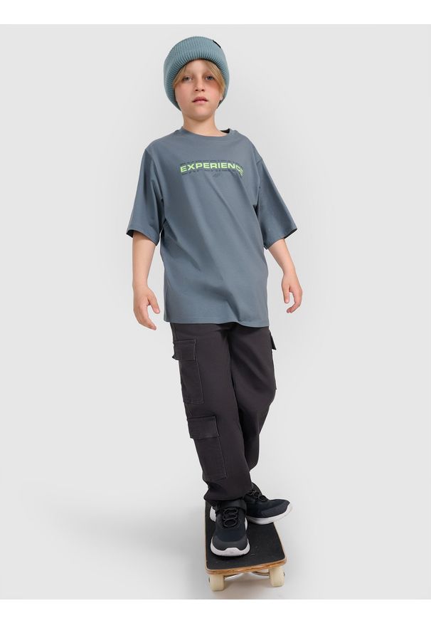 4f - 4F T-shirt oversize z nadrukiem chłopięcy - turkusowy 122/128 (6-8 lat). Okazja: na co dzień. Kolor: turkusowy. Materiał: jersey, bawełna, materiał. Wzór: nadruk. Sezon: lato. Styl: casual, klasyczny, sportowy