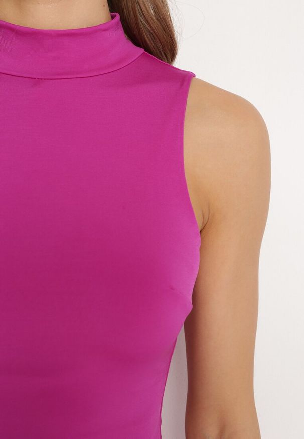 Born2be - Fioletowa Sukienka z Półgolfem z Rozcięciem na Przodzie Aelwyn. Okazja: na co dzień, na imprezę. Kolor: fioletowy. Materiał: skóra. Długość rękawa: krótki rękaw. Styl: casual