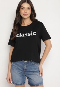 Born2be - Czarny T-shirt z Bawełny z Aplikacją z Cyrkoniami Deraine. Okazja: na co dzień. Kolor: czarny. Materiał: bawełna. Wzór: aplikacja. Styl: klasyczny, elegancki, casual