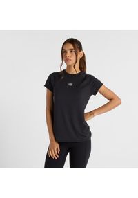Koszulka damska New Balance WT51223BK – czarna. Kolor: czarny. Materiał: materiał, tkanina, poliester