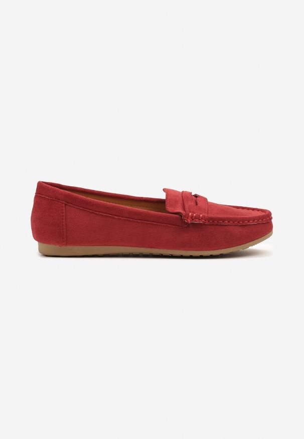 Born2be - Czerwone Mokasyny Ozdobione Przeszyciami Norgis. Okazja: na co dzień. Kolor: czerwony. Materiał: jeans. Wzór: aplikacja. Styl: casual