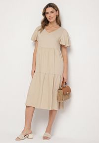Born2be - Jasnobeżowa Wiskozowa Sukienka Rozkloszowana z Dekoltem V Natilenia. Okazja: na co dzień. Kolor: beżowy. Materiał: wiskoza. Styl: klasyczny, casual, elegancki #2