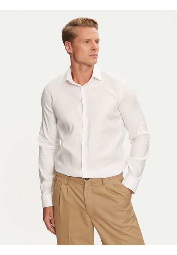 Calvin Klein Koszula K10K113528 Biały Slim Fit. Kolor: biały. Materiał: bawełna