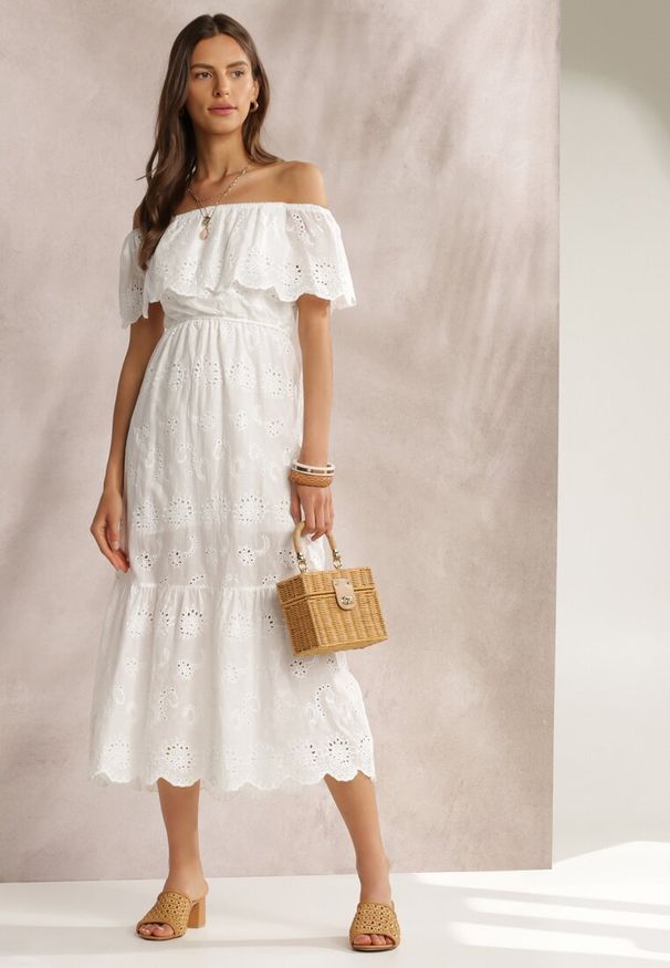 Renee - Biała Sukienka Menilophi. Kolor: biały. Materiał: bawełna. Wzór: haft. Styl: boho. Długość: midi
