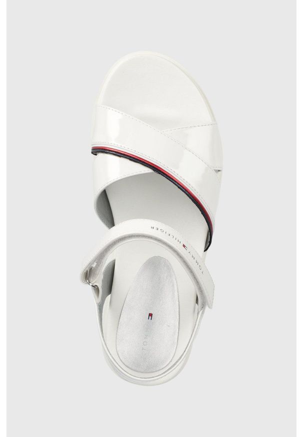 TOMMY HILFIGER - Tommy Hilfiger sandały dziecięce kolor biały. Zapięcie: rzepy. Kolor: biały. Materiał: guma, materiał. Obcas: na platformie