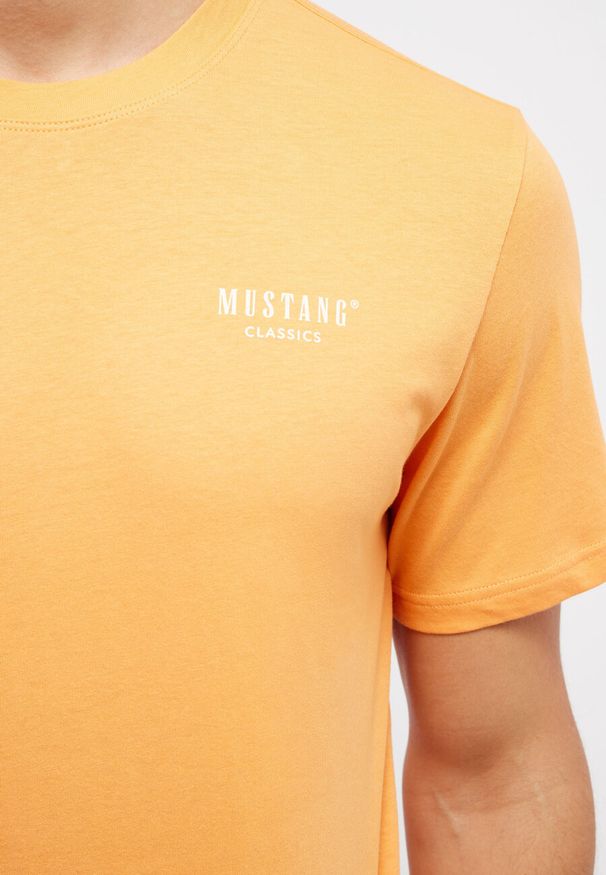 Mustang - MUSTANG AUSTIN MĘSKI T-SHIRT KOSZULKA LOGO TANGERINE 1014950 7036