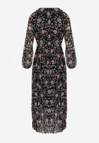 Born2be - Czarna Sukienka Maxi z Gumką w Talii i Plisowanym Dółem Danora. Typ kołnierza: dekolt kopertowy. Kolor: czarny. Długość rękawa: długi rękaw. Typ sukienki: kopertowe. Długość: maxi #7