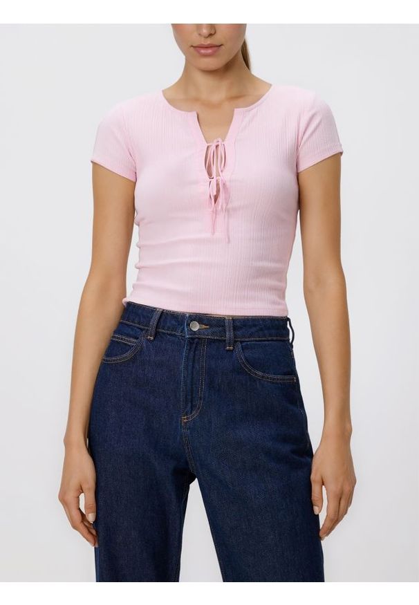 Reserved - Bluzka z wiązaniem - pastelowy róż. Kolor: różowy. Materiał: prążkowany, dzianina, bawełna