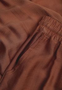 Renee - Brązowy Wiskozowy Komplet na Lato Wiązana Kopertowa Bluzka i Spodnie Wide Leg Godalle. Kolor: brązowy. Materiał: wiskoza #4