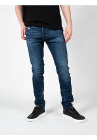 Diesel Jeansy "Tepphar-X" | 00SWID-RM062-01 | Mężczyzna | Granatowy. Stan: obniżony. Kolor: niebieski. Wzór: aplikacja. Styl: elegancki, klasyczny