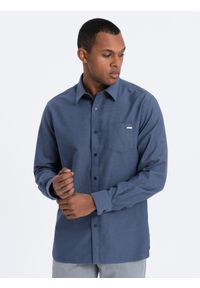 Ombre Clothing - Bawełniana męska koszula z kieszenią REGULAR FIT - niebieska V3 OM-SHCS-0147 - XXL. Typ kołnierza: kołnierzyk klasyczny. Kolor: niebieski. Materiał: bawełna. Długość rękawa: długi rękaw. Długość: długie. Styl: klasyczny #6