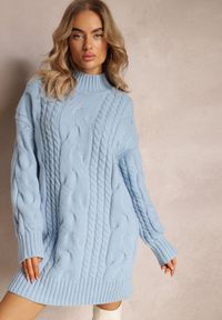 Renee - Jasnoniebieski Długi Sweter o Luźnym Kroju z Warkoczykowym Splotem Penerria. Kolor: niebieski. Długość: długie. Wzór: ze splotem #4