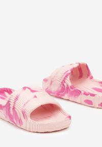Born2be - Różowo-Fuksjowe Płaskie Klapki Tie-Dye z Lekkiej Pianki Tessamara. Nosek buta: otwarty. Kolor: różowy #6