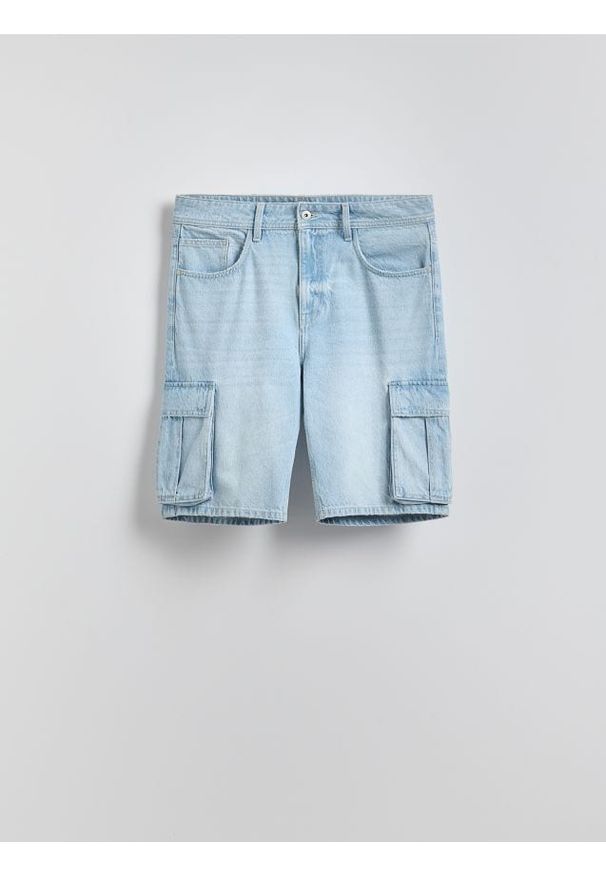 Reserved - Jeansowe szorty cargo - niebieski. Kolor: niebieski. Materiał: jeans